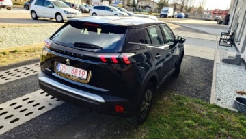 Peugeot 2008 II SUV 1.2 PureTech 100KM 2021 Peugeot 2008 2021 Rok Bogate wyposażenie, zdjęcie 4