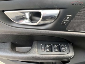 Volvo V60 I Kombi Facelifting 2.0 D3 DRIVE-E 150KM 2018 Volvo V60 2.0 Diesel 150KM LIFT Lakier w orygiale Bardzo zadbane, zdjęcie 26