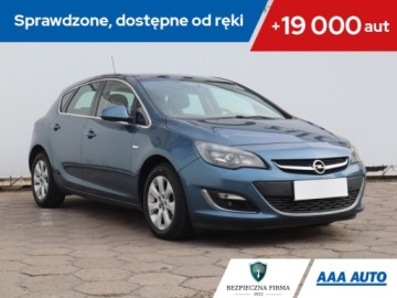 Opel Astra J GTC 1.4 Turbo ECOTEC 140KM 2015 Opel Astra 1.4 T, Salon Polska, Klima