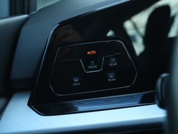 Volkswagen Golf VIII Variant 1.5 TSI 130KM 2021 VW Golf 1.5 TSI, Salon Polska, 1. Właściciel, zdjęcie 17