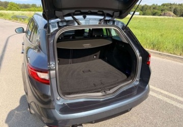 Renault Megane IV Grandtour 1.2 Energy TCe 130KM 2018 Renault Megane BOSE FullLed MartwePole Masaze HeadUP NawiKamera Bezwypadko, zdjęcie 37