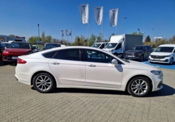 Ford Mondeo V Sedan Facelifting 2.0 EcoBlue 190KM 2020 Ford Mondeo 2.0 Ecoblue 190KM Titanium Salon PL FV23 2.0 Diesel 190KM, zdjęcie 9