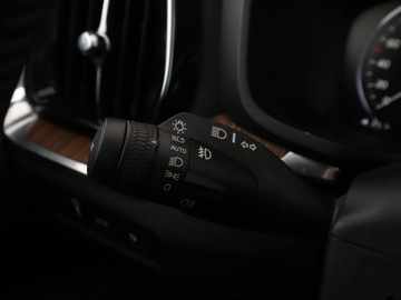 Volvo V60 II  Kombi 2.0 T8 Twin Engine 390KM 2019 Volvo V60 GRATIS! Pakiet Serwisowy o wartości, zdjęcie 35