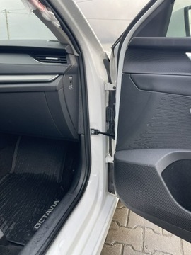 Skoda Octavia IV Liftback 1.5 TSI EVO 150KM 2023 Škoda Octavia Skoda Octavia Automat Klimatronik, zdjęcie 7