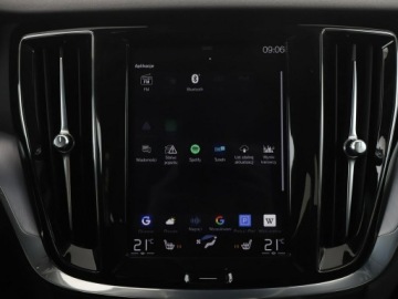 Volvo V60 II  Kombi 2.0 D4 190KM 2020 Volvo V60 2.0 D4 Automat AWD Momentum Pro Navi, zdjęcie 25