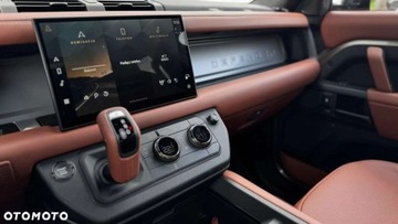 Land Rover Defender IV (L663) 2025 Land Rover Defender Land Rover Defender 4.4 P635 V8 mHEV Octa 4.4 Hybryda, zdjęcie 16