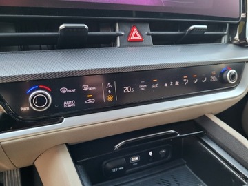 Kia Sportage V 2023 Sportage HEV Business Line 1.6 T-GDi HEV 210 KM 6AT 4WD / jasny środek, zdjęcie 22