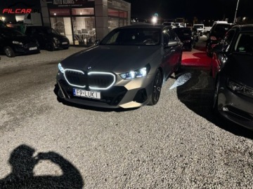 BMW Seria 5 G90-91 2023 BMW Seria 5 M PAKIET PRO GWARANCJA Kamery 360 Zarejestrowany Mozliwa zamia, zdjęcie 14