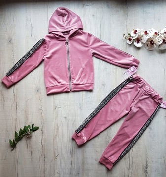 Бархатный комплект для девочки 146 размер.