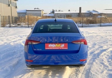 Skoda Octavia IV Liftback 2.0 TDI 150KM 2022 Skoda Octavia Octavia 2.0 TDI 150 KM DSG 2022r Warszawa 2.0 Diesel, zdjęcie 11