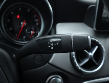 Mercedes CLA C117 Coupe Facelifting 1.6 200 156KM 2017 Mercedes CLA 200, Salon Polska, Serwis ASO, zdjęcie 11