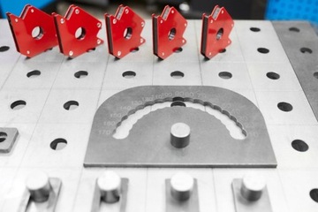 СВАРОЧНЫЙ СТОЛ 1000 Х 2000 СИСТЕМА 28 + ИНСТРУМЕНТЫ