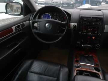 Volkswagen Touareg I 2.5 R5 TDI 174KM 2005 VW Touareg 2.5 R5 TDI, 171 KM, 4X4, Automat, zdjęcie 6
