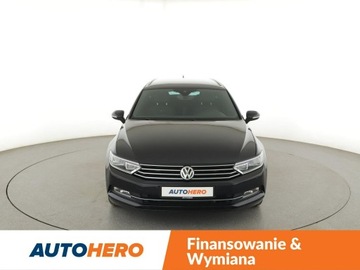 Volkswagen Passat B8 Variant 2.0 TDI BlueMotion SCR 150KM 2019 Volkswagen Passat DSG R-Line interior pack klima, zdjęcie 10