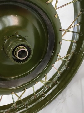 M-72 возле колеса Half-eedle Hub Rafka Green