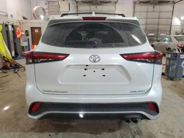 Toyota Highlander III 2023 Toyota Highlander 2023, 2.4L, 4x4, L, po gradobiciu 2.4 Benzyna 265KM, zdjęcie 1