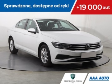 Volkswagen Passat B8 Limousine Facelifting 1.5 TSI EVO 150KM 2019 VW Passat 1.5 TSI, Salon Polska, Navi, Klima