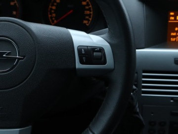 Opel Astra J Sports Tourer 1.6 Twinport ECOTEC 115KM 2011 Opel Astra 1.6 16V, Salon Polska, Klima, zdjęcie 17