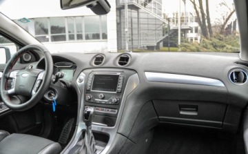 Ford Mondeo IV Kombi 2.0 Duratorq TDCi DPF 163KM 2012 Ford Mondeo SW 2,0TDCI 163KM Automat Skory Lift 20112012 r. 2.0 Diesel, zdjęcie 9