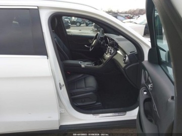 Mercedes GLC C254/X254 2022 Mercedes-Benz GLC 2022 r., 300 4MATIC SUV 2.0 Benzyna 255KM, zdjęcie 8