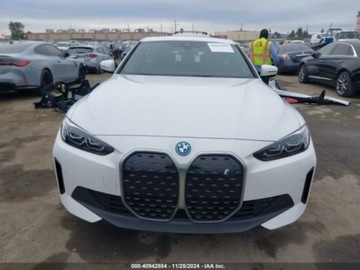 BMW 2024 BMW i4 2024r., edrive35, od ubezpieczalni Benzyna 281KM, zdjęcie 1