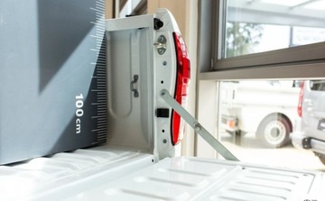 Toyota Hilux VIII Pojedyncza kabina Facelifting 2.4 D-4D 150KM 2024 Toyota Hilux Toyota Hilux 2.4 D-4D Double Cab DLX 4x4 2.4 Diesel 150KM, zdjęcie 9