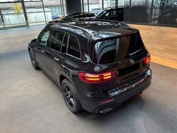 Mercedes GLB SUV 2.0 220d 190KM 2025 MERCEDES-BENZ GLB 220 d 4-Matic AMG Line 2.0 (190KM) 2025, zdjęcie 1