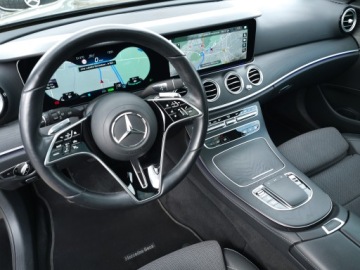 Mercedes Klasa E W214 2023 Mercedes E300e 320psi Panorama ACC hak Drive Pilot Blis Night Webasto Perła, zdjęcie 12