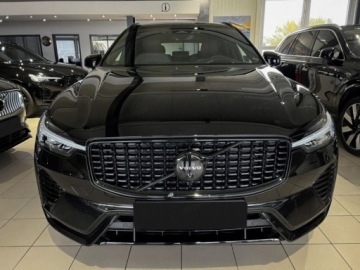 Volvo XC60 II 2025 VOLVO XC60 B5 B AWD Ultra Black Edition Suv 2.0 (264KM) 2025, zdjęcie 2