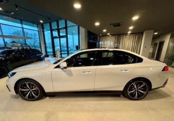 BMW Seria 5 G90-91 Sedan 2.0 20i 208KM 2025 BMW Seria 5 BMW 520i Sedan dostepne od reki 2.0 Hybryda 208KM, zdjęcie 6