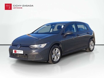 Volkswagen Golf VIII Variant 1.5 eTSI 130KM 2021 Volkswagen Golf Reflektory LED Cyfrowe zegary ACC App-Connect Lane Assist