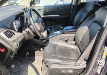 Fiat Freemont 2.0 Multijet II 16v 170KM 2013 Fiat Freemont 2013r, 2.0 DIESEL. 4x4. AUT. 7 osob. Lekko uszkodzony przod., zdjęcie 7