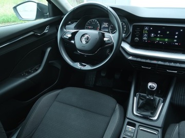 Skoda Octavia IV Kombi 2.0 TDI 115KM 2022 Skoda Octavia 2.0 TDI, Salon Polska, zdjęcie 6