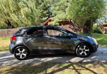 Kia Rio III Hatchback 3d 1.2 DOHC CVVT 85KM 2013 Kia Rio Kia Rio 1.2 Dream-Team Edition 1.2 Benzyna 85KM, zdjęcie 5