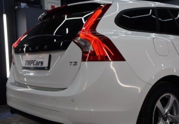 Volvo V60 I Kombi Facelifting 1.5 T3 DRIVE-E 152KM 2017 Volvo V60 Polski salon _ Automat _ Benzyna 152KM 1.5 Benzyna 152KM, zdjęcie 22