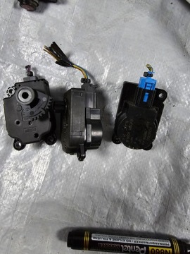 FOCUS MK3 FACELIFT MOTOREK RADIÁTORU AV6N19E616AA 15R