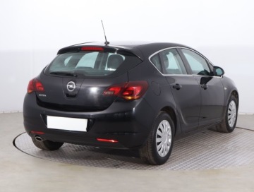 Opel Astra J Hatchback 5d 1.4 Turbo ECOTEC 120KM 2011 Opel Astra 1.4 T, Salon Polska, Klima, zdjęcie 4