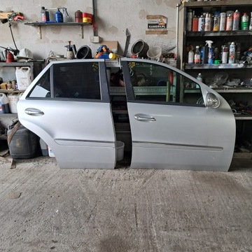 MERCEDES ML W164 DRZWI PRAWE PRZEDNIE