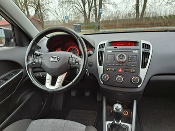 Kia Ceed I Hatchback 5d Facelifting 1.6 CRDi WGT 90KM 2011 Kia Cee'd 1.6CRDi 90KM 2011r. lift Klima TEMPOMAT, zdjęcie 10