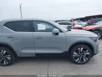 Volvo XC40 2025 Volvo XC 40 Plus Bright Theme 2025 2.0l 2.0 Benzyna 247KM, zdjęcie 6