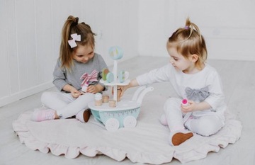 ДЕРЕВЯННЫЙ МАГАЗИН МОРОЖЕНОГО НА КОЛЕСАХ ДЖАБАДАБАДО