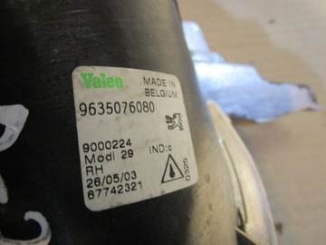 HALOGEN PRAVÝ PEUGEOT 206 9635076080