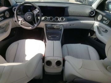 Mercedes Klasa E W213 2022 Mercedes-Benz Klasa E 350 2022 2.0l 2.0 Benzyna 255KM, zdjęcie 8