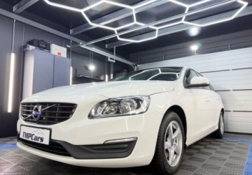Volvo V60 I Kombi Facelifting 1.5 T3 DRIVE-E 152KM 2017 Volvo V60 Polski salon _ Pierwszy wlasciciel _ 1.5 Benzyna 152KM, zdjęcie 3