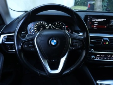 BMW Seria 5 F10-F11 Touring Facelifting 520d 190KM 2017 BMW 5 520d, Salon Polska, Serwis ASO, 187 KM, zdjęcie 23