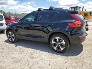 Volvo XC40 2023 Volvo XC 40 2023r, Plus, 4x4, 2.0L 2.0 Benzyna 252KM, zdjęcie 1