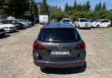 Opel Astra J Sports Tourer Facelifting 2.0 CDTI ECOTEC 165KM 2014 Opel Astra gwarancja 12 miesiecy 2.0 Diesel 165KM, zdjęcie 3