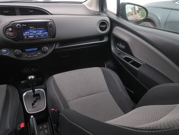 Toyota Yaris III Hatchback 5d Facelifting Hybrid 100KM 2015 Toyota Yaris 1.5 Hybrid, Automat, Klima, zdjęcie 7