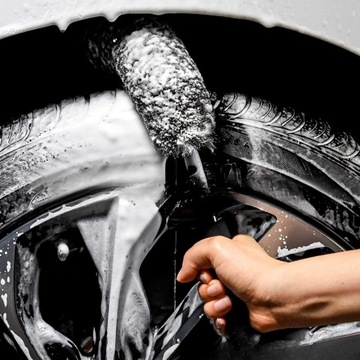 Мягкая многофункциональная щетка для дисков из микрофибры и тормозных суппортов.