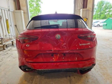 Alfa Romeo Stelvio 2022 Alfa Romeo Stelvio Quadrifoglio 2022 2.9 Benzyna 505KM, zdjęcie 2